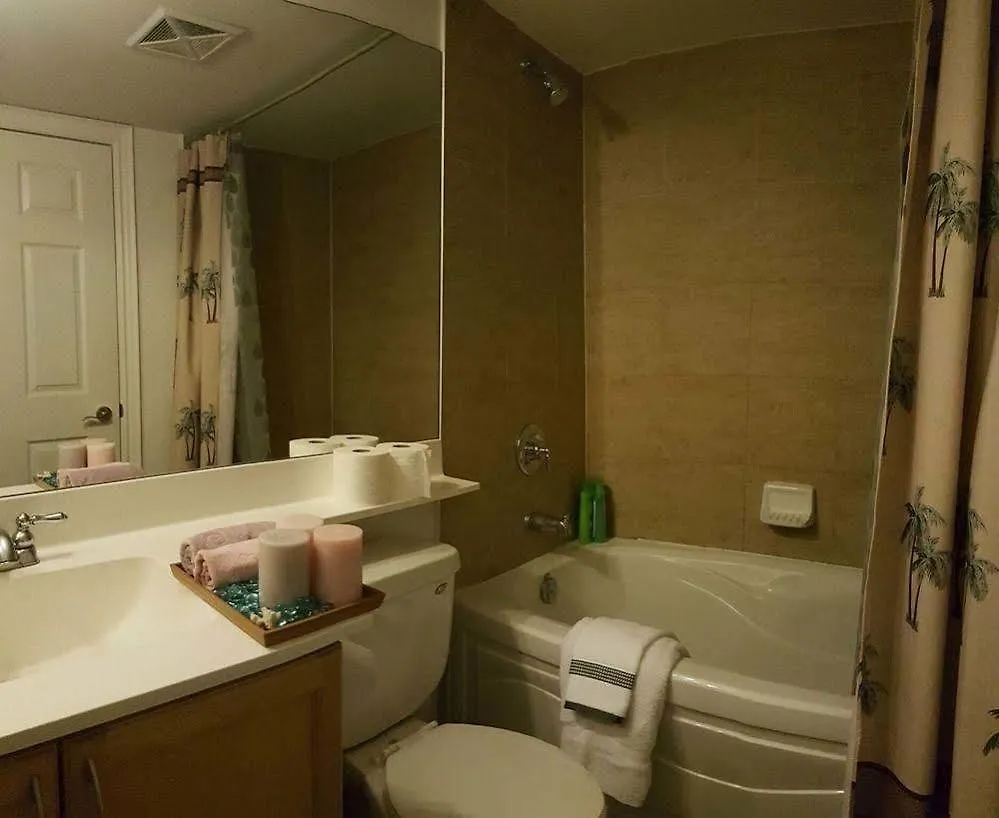 Kashaneh Guest House - 25 Greenview Toronto