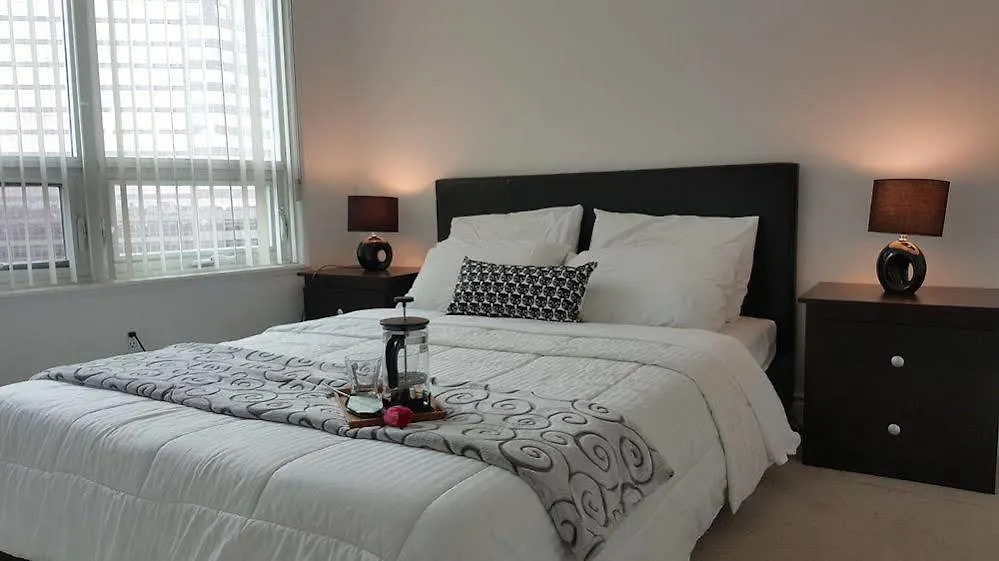 Hotel Kashaneh Guest House - 25 Greenview Toronto